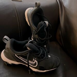 Nike Youth Sz 6 Baseball Cleats - Like New